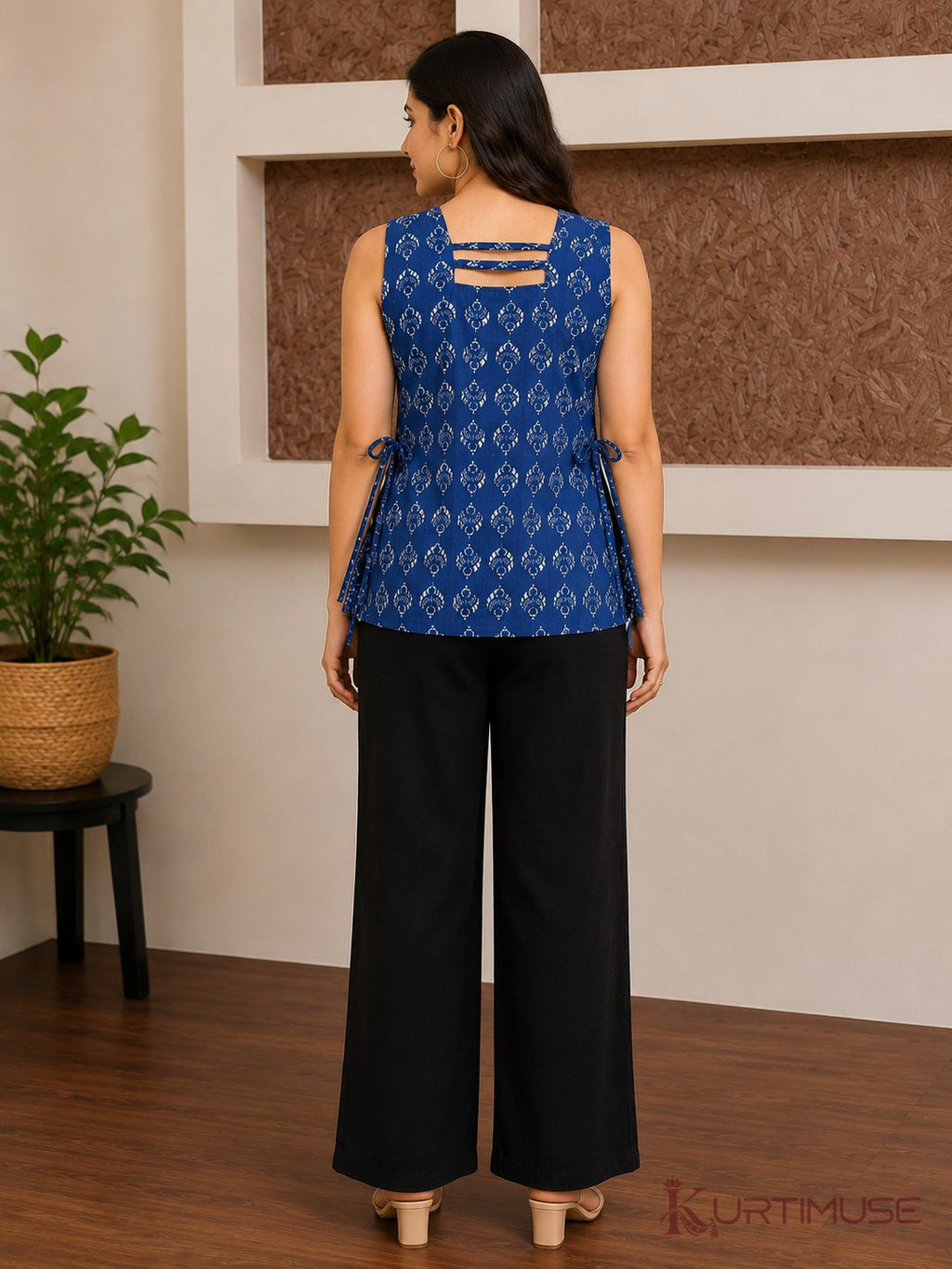 Saanjh Blue Print Sleeveless Short Kurti